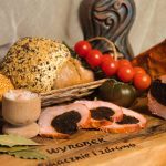 Schab pieczony ze śliwką